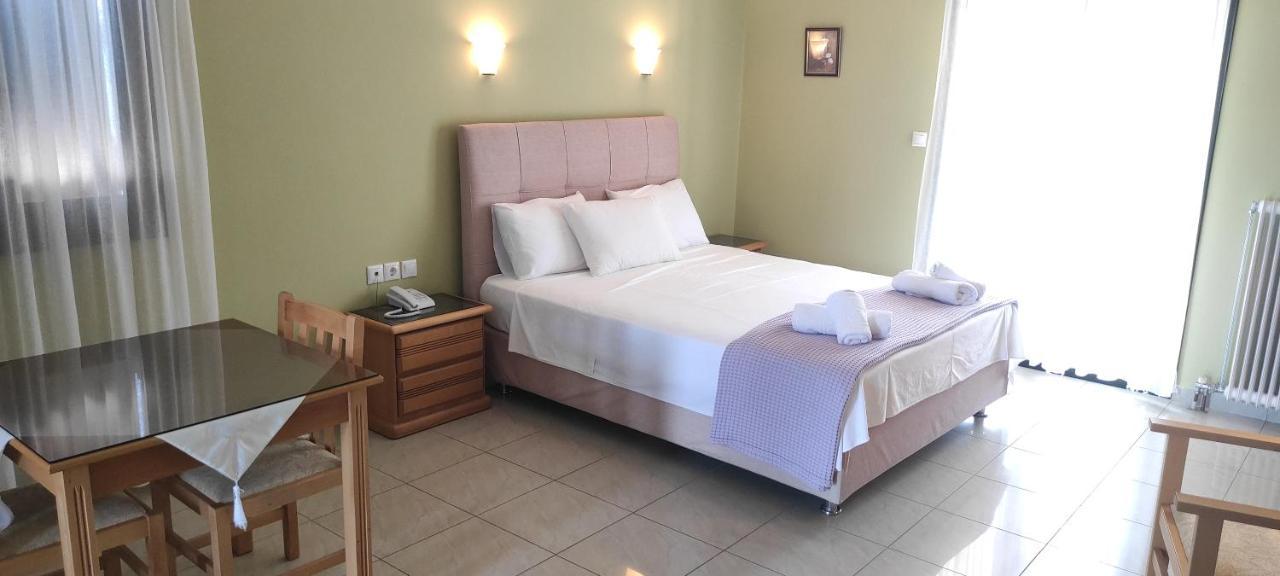 Hotel Patelis Poúlithra エクステリア 写真