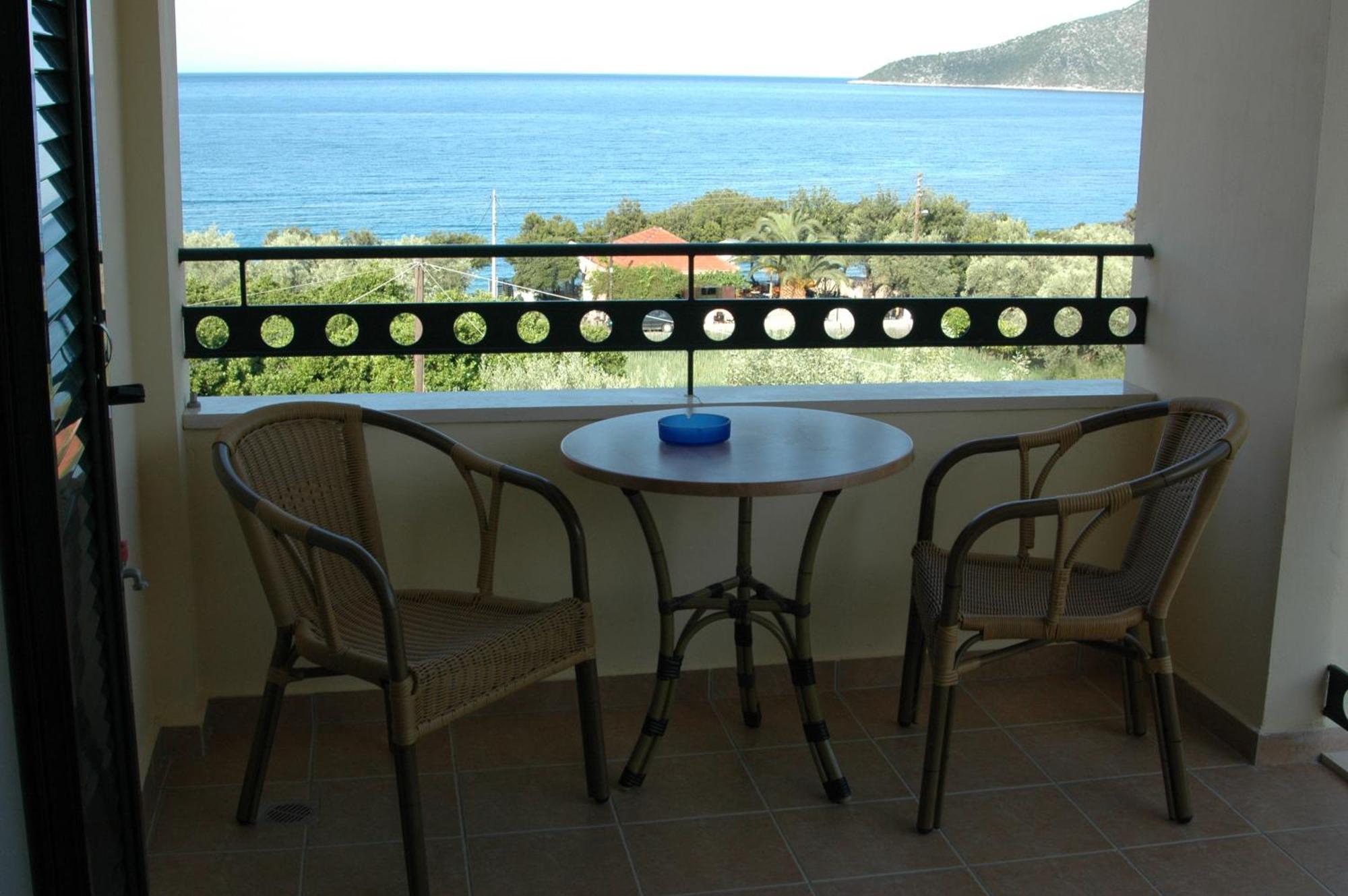 Hotel Patelis Poúlithra エクステリア 写真
