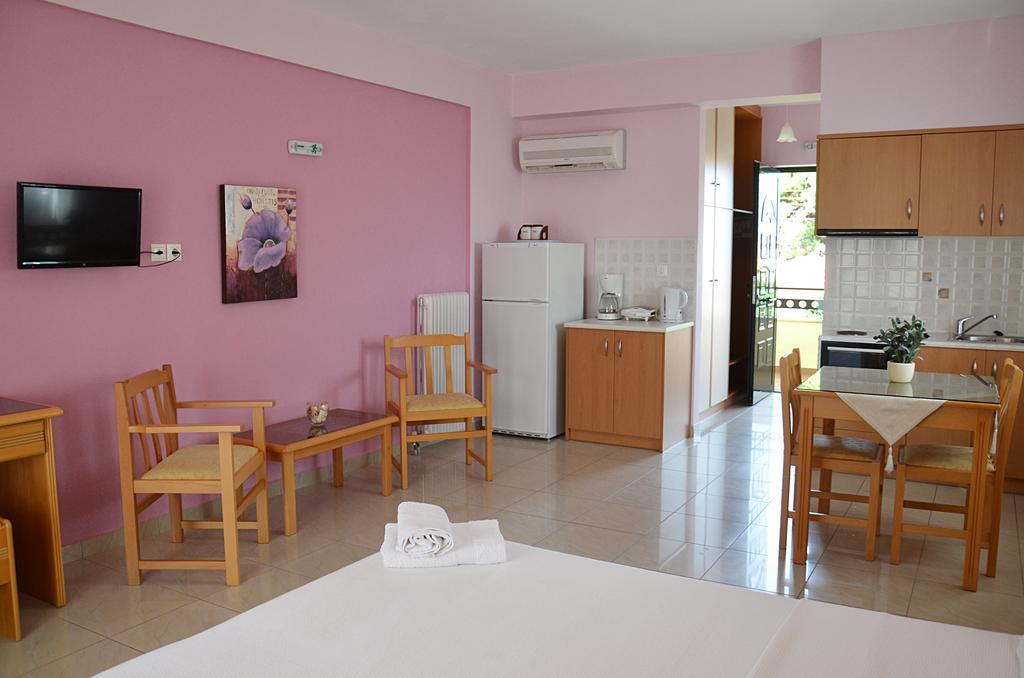 Hotel Patelis Poúlithra エクステリア 写真