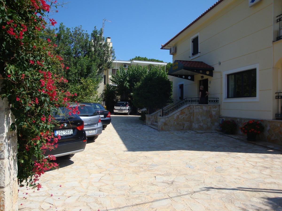Hotel Patelis Poúlithra エクステリア 写真